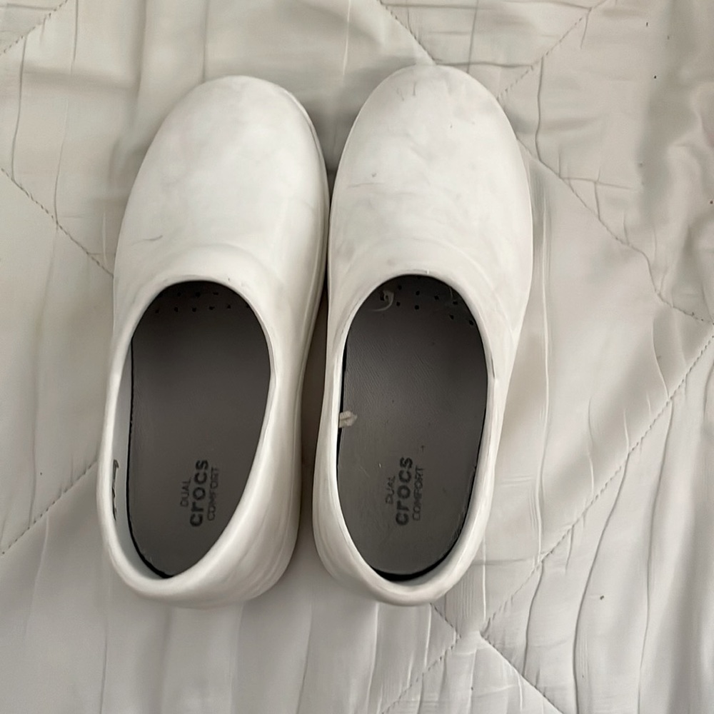 Crocs Nursing Clogs Size 7